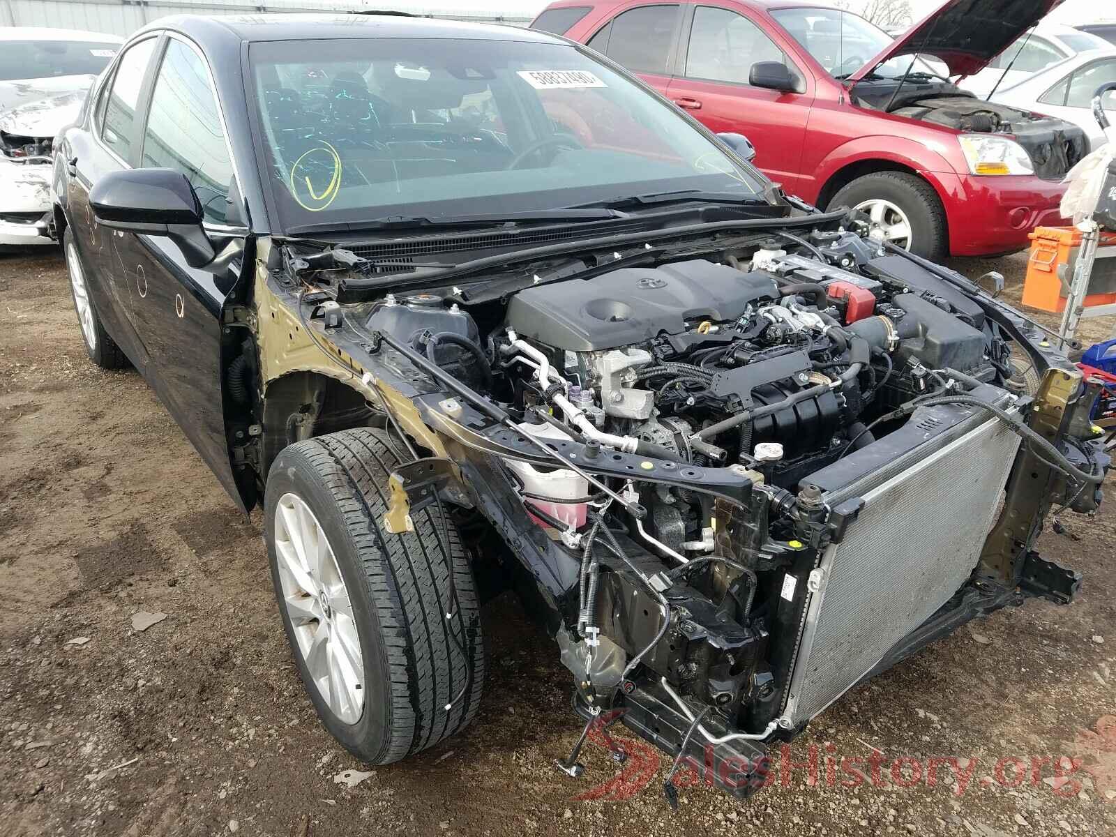 4T1B11HK8JU145729 2018 TOYOTA CAMRY