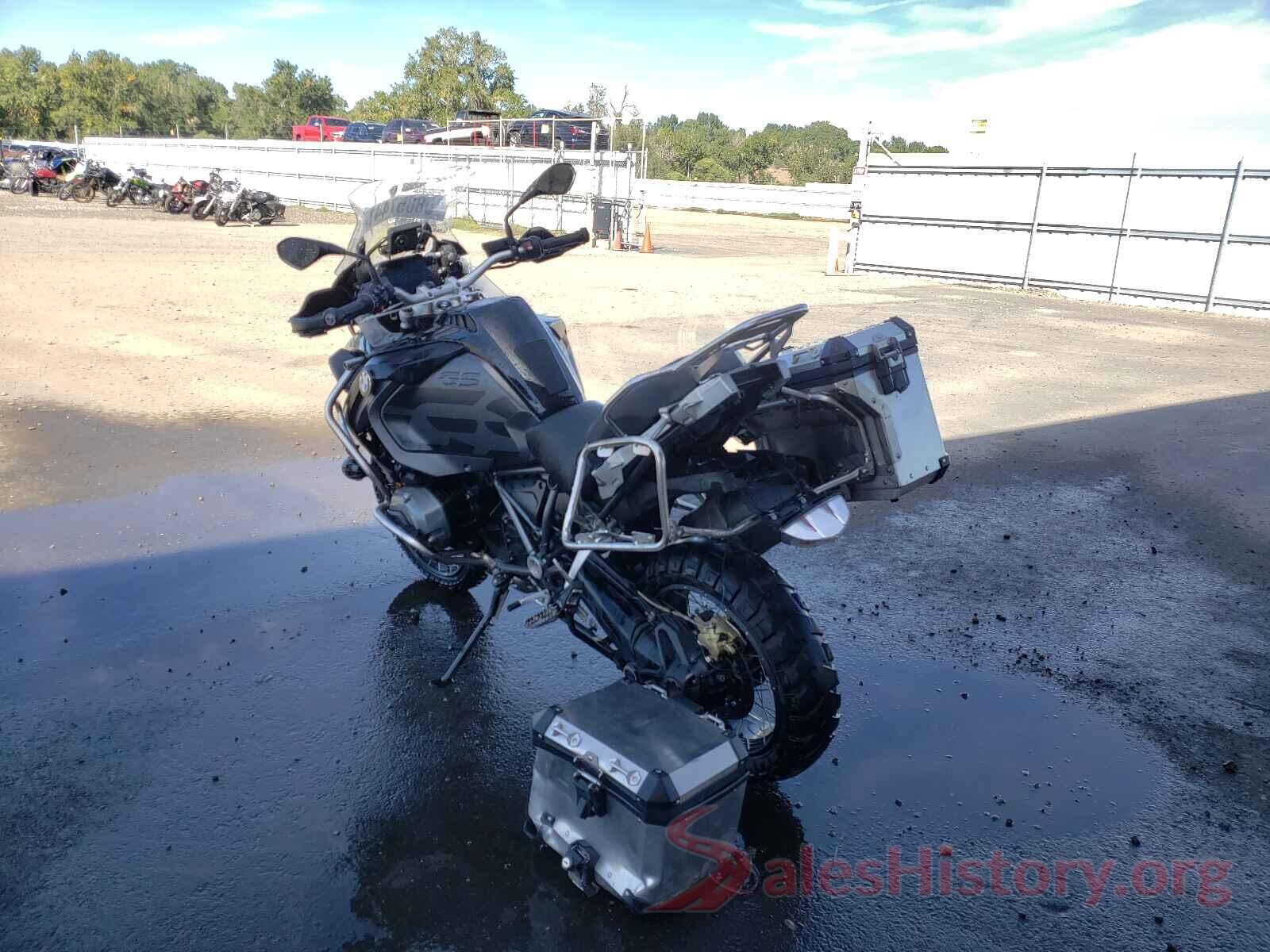 WB10A1207JZ899384 2018 BMW R