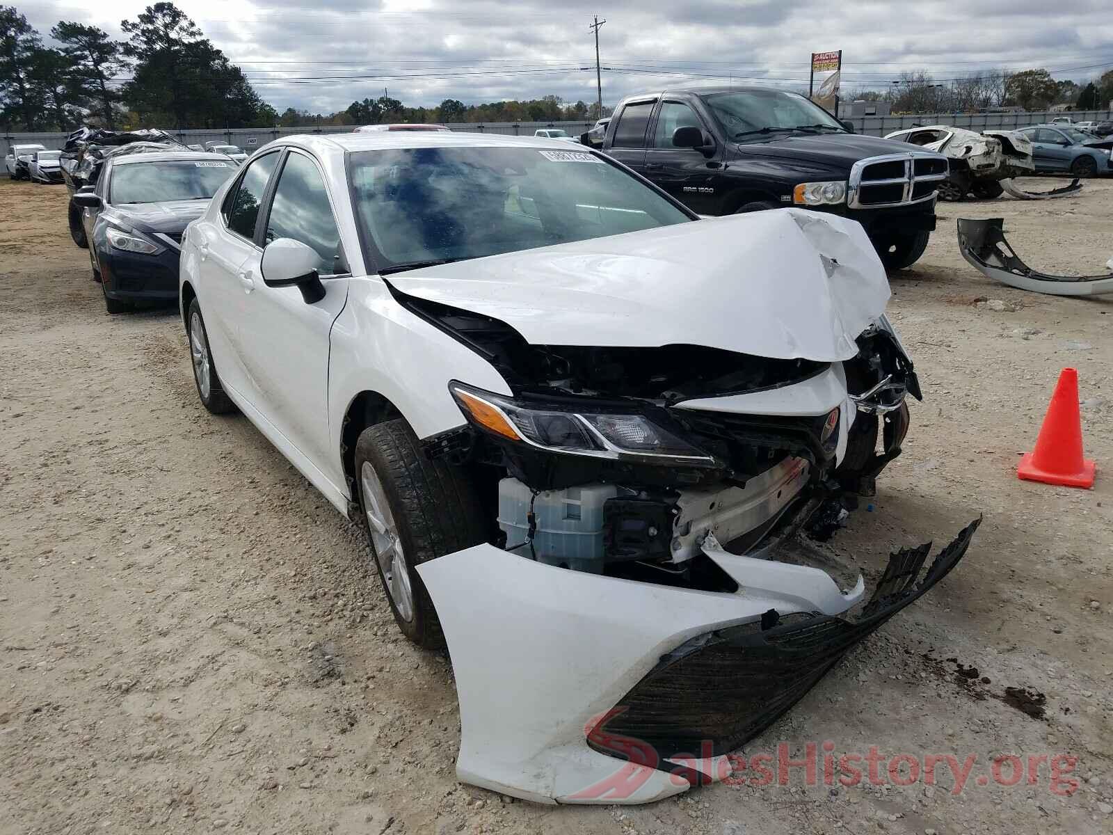 4T1B11HK8JU636804 2018 TOYOTA CAMRY