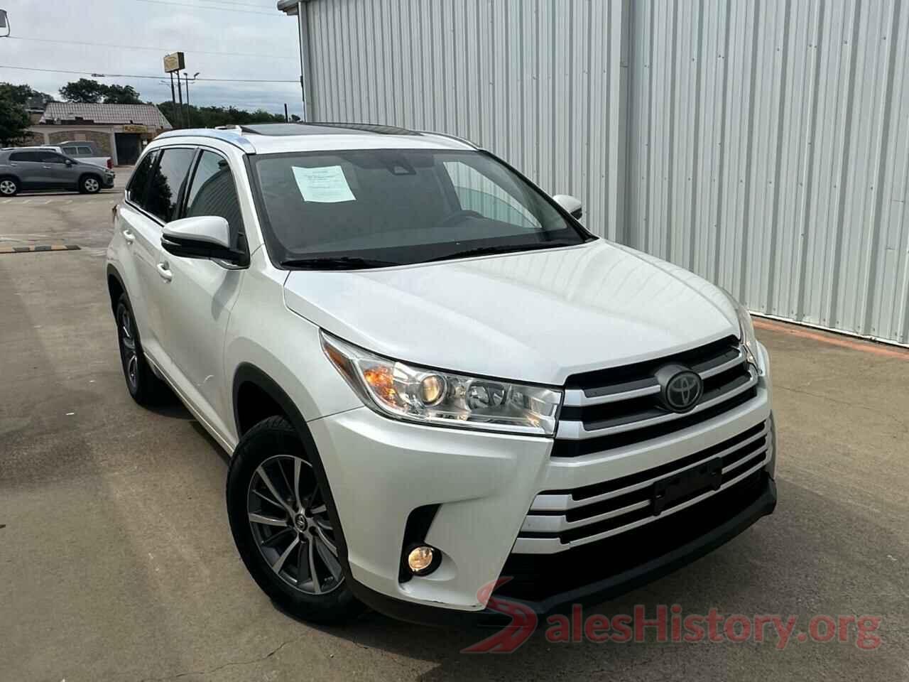 5TDKZRFH5JS279668 2018 TOYOTA HIGHLANDER