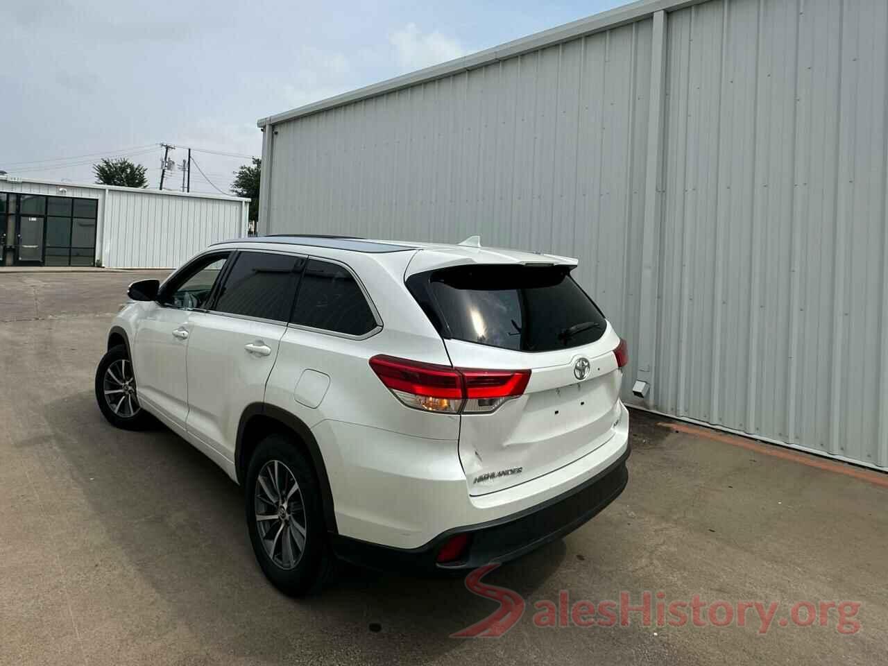 5TDKZRFH5JS279668 2018 TOYOTA HIGHLANDER