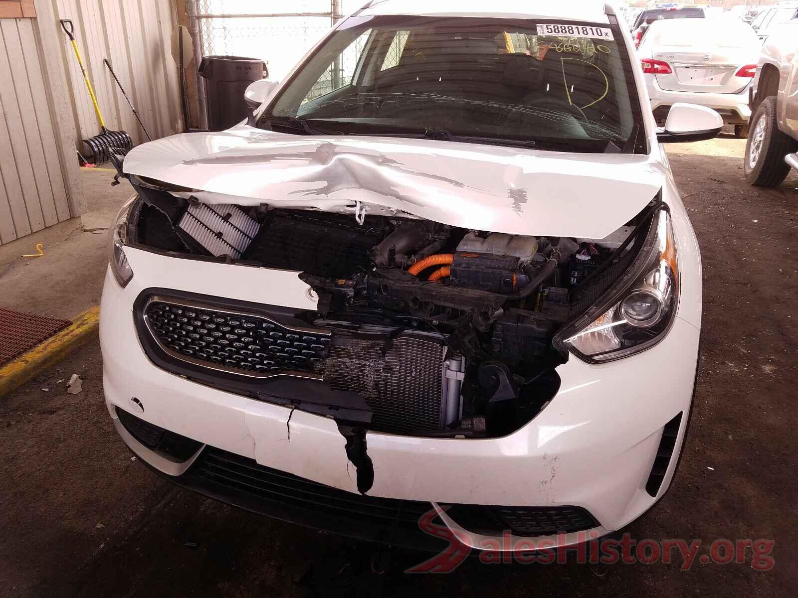 KNDCB3LC3H5047052 2017 KIA NIRO