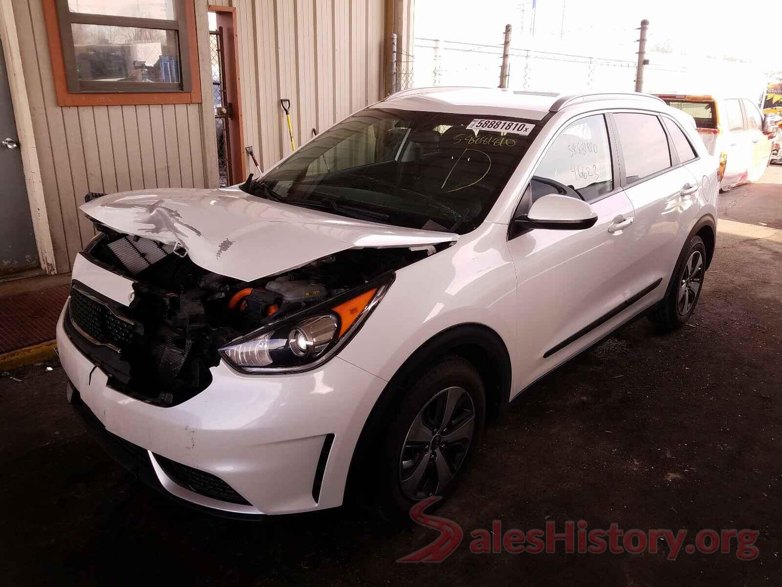 KNDCB3LC3H5047052 2017 KIA NIRO