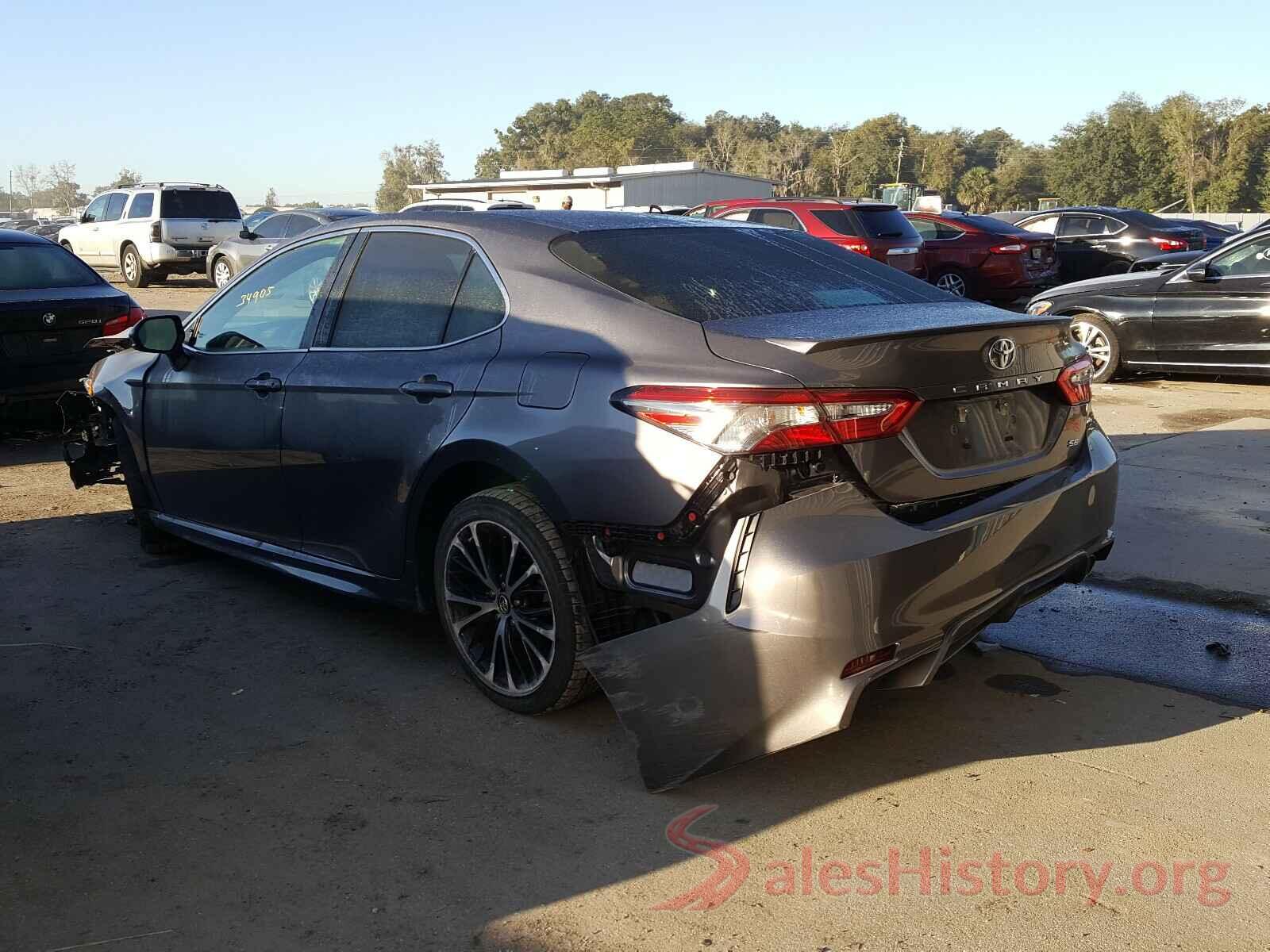 4T1B11HK1JU670518 2018 TOYOTA CAMRY