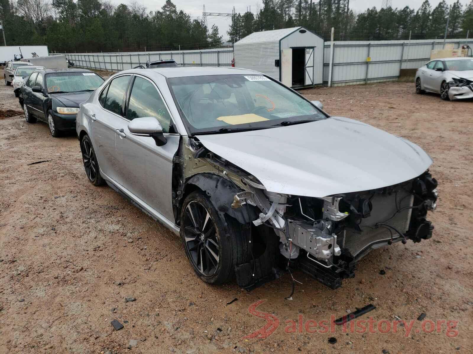 4T1B61HK1JU051693 2018 TOYOTA CAMRY