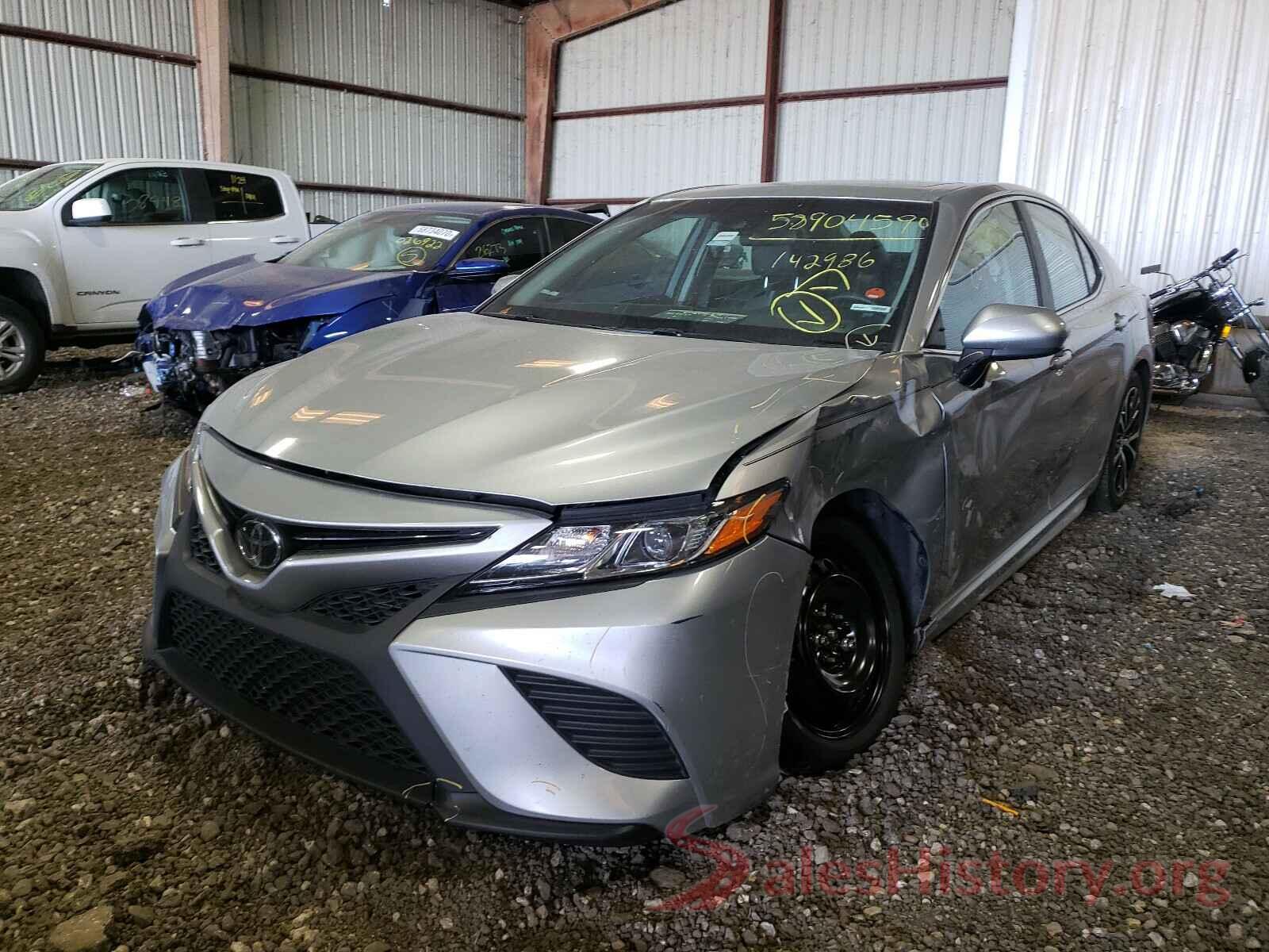 4T1B11HK2JU142986 2018 TOYOTA CAMRY