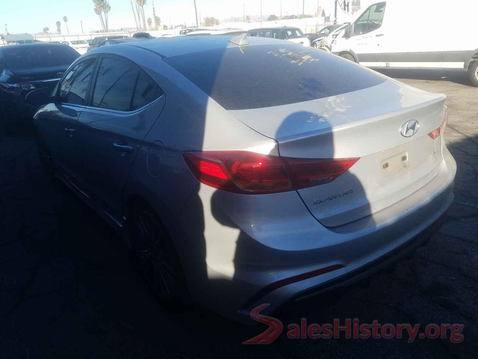 KMHD04LB2JU573915 2018 HYUNDAI ELANTRA