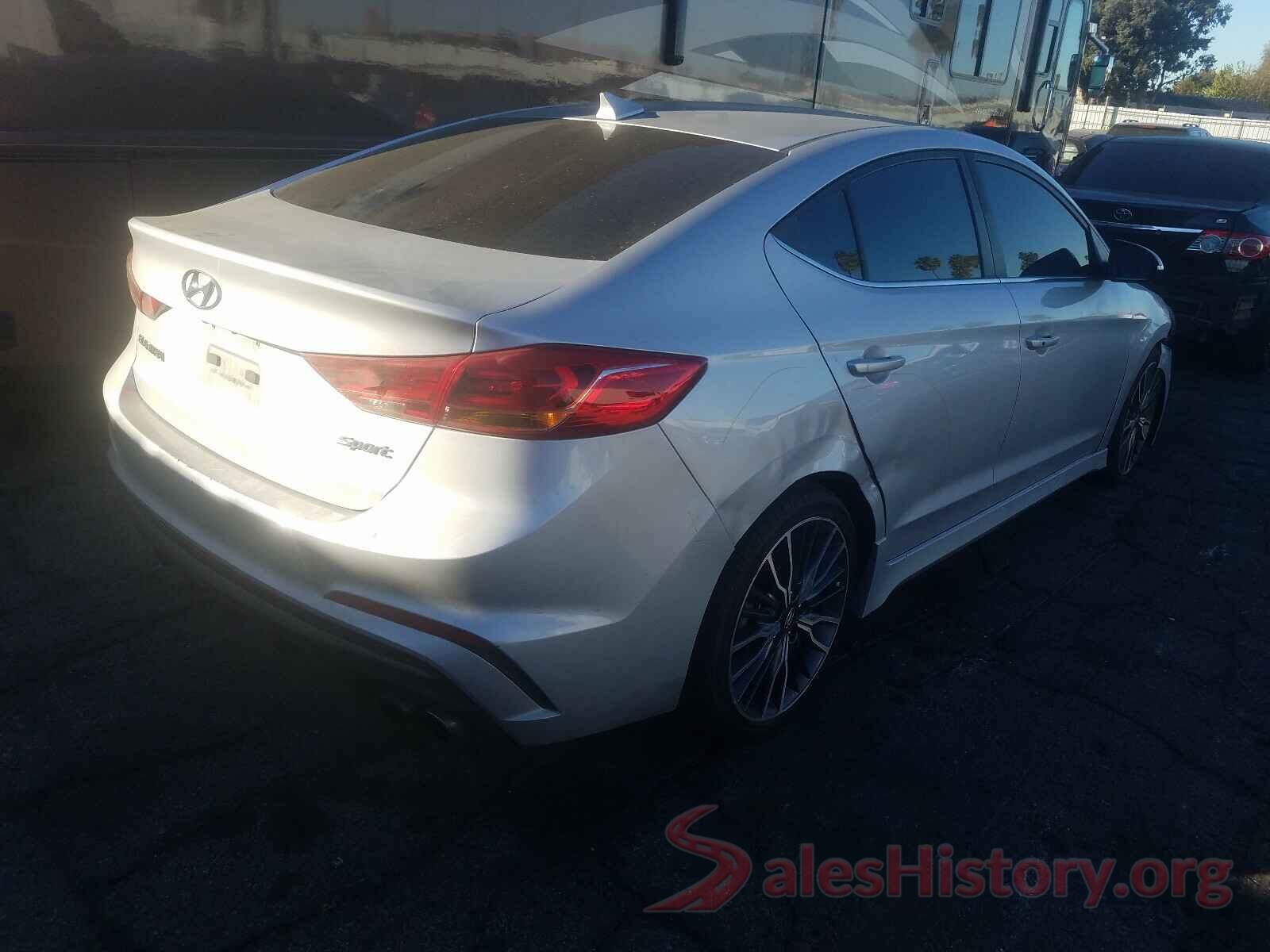 KMHD04LB2JU573915 2018 HYUNDAI ELANTRA