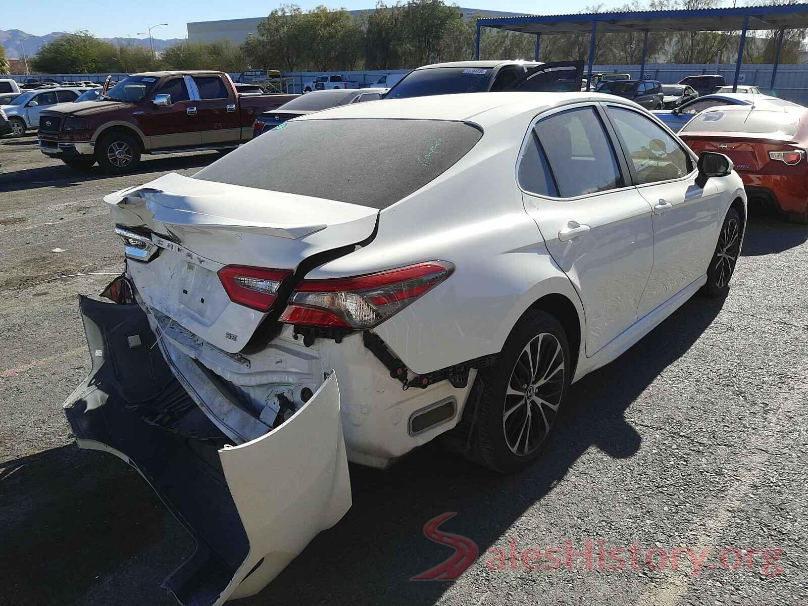 JTNB11HK0J3006958 2018 TOYOTA CAMRY