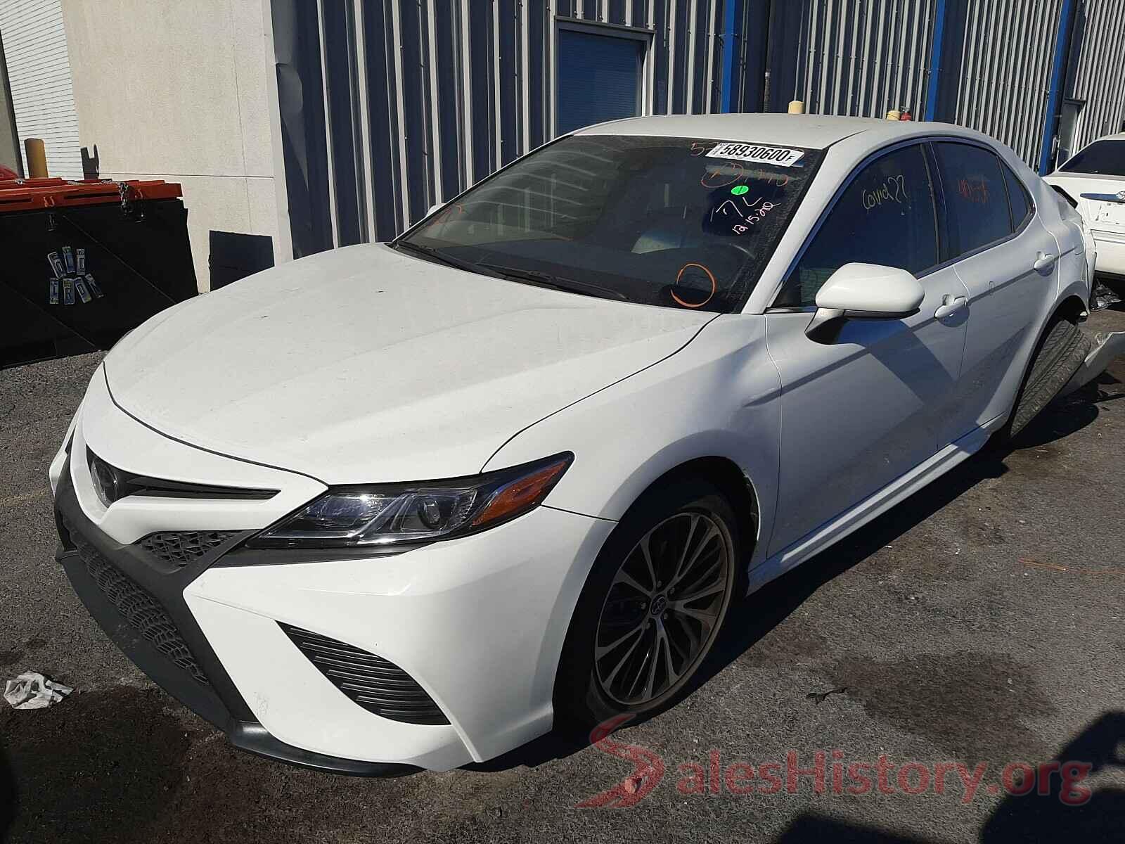 JTNB11HK0J3006958 2018 TOYOTA CAMRY