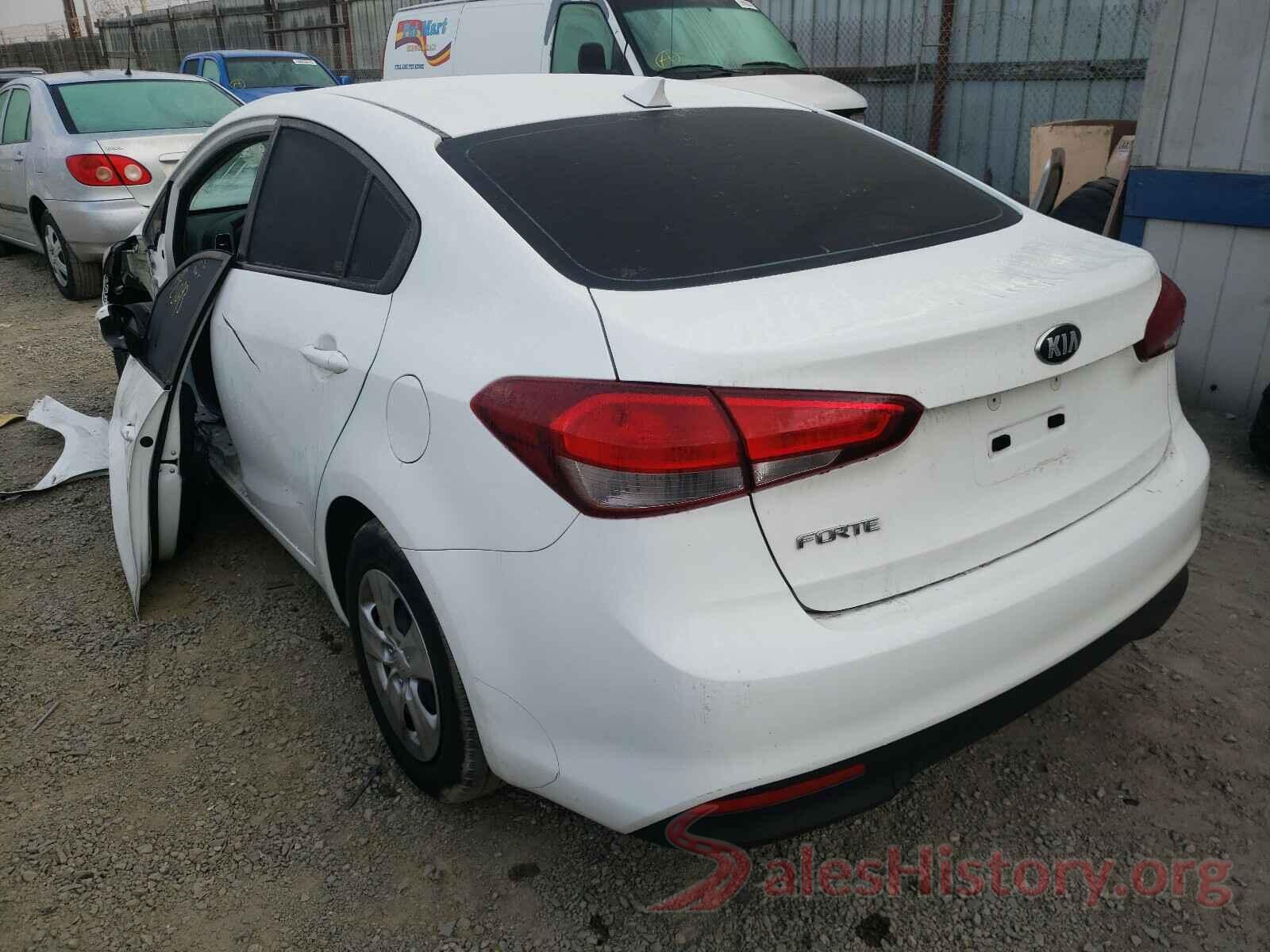 3KPFK4A70JE213210 2018 KIA FORTE