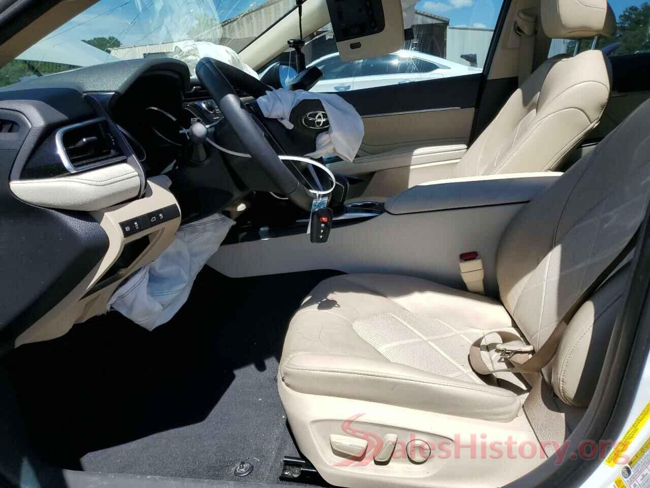 4T1B11HK8JU019273 2018 TOYOTA CAMRY