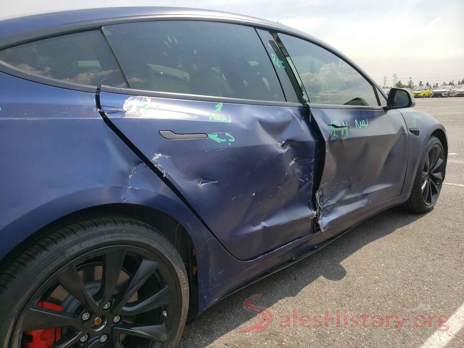 5YJ3E1EB3JF101048 2018 TESLA MODEL 3