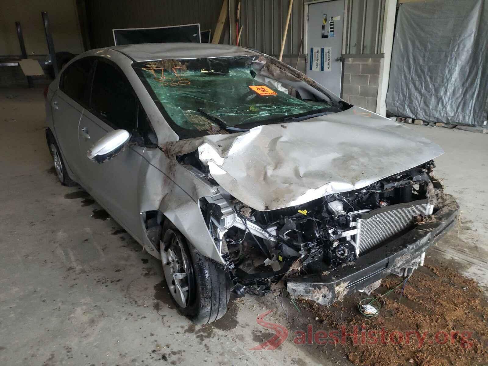 3KPFK4A79JE237327 2018 KIA FORTE