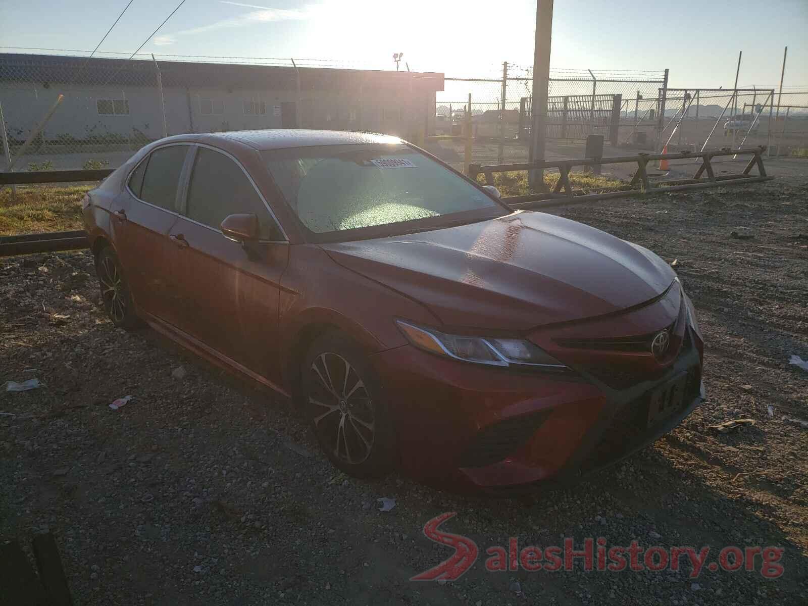 4T1B11HK4JU567089 2018 TOYOTA CAMRY