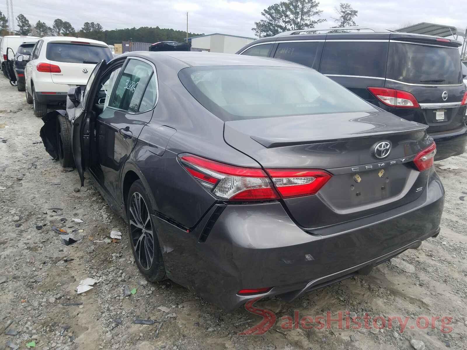 4T1B11HK8JU570318 2018 TOYOTA CAMRY