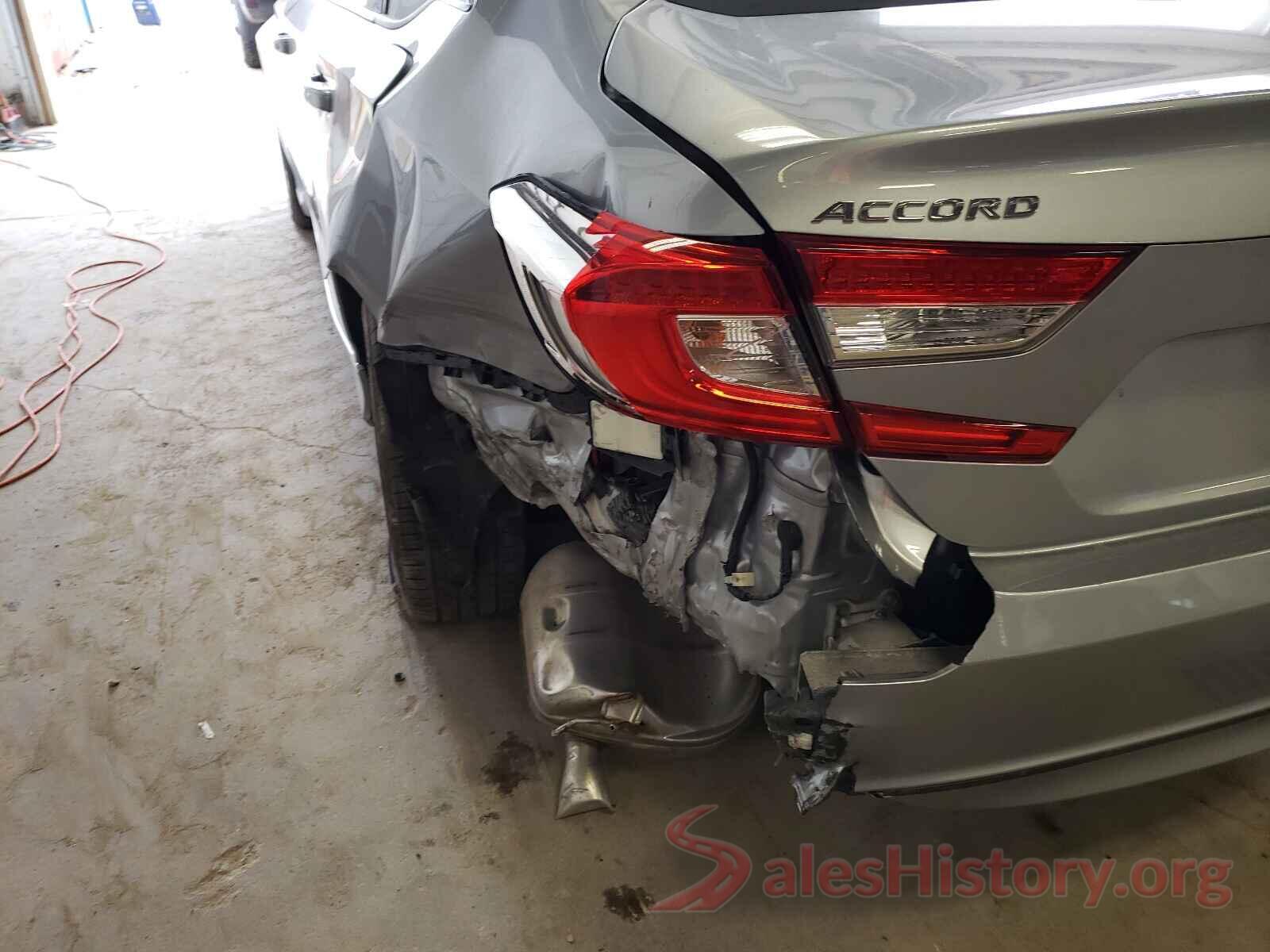 1HGCV1F50JA258457 2018 HONDA ACCORD