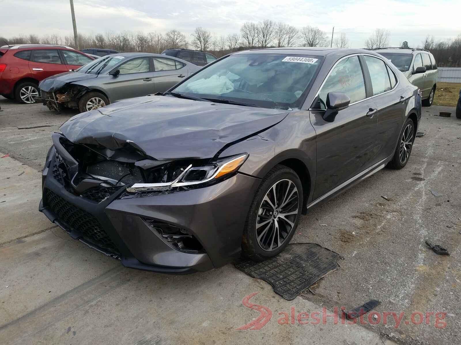 4T1B11HKXKU841140 2019 TOYOTA CAMRY