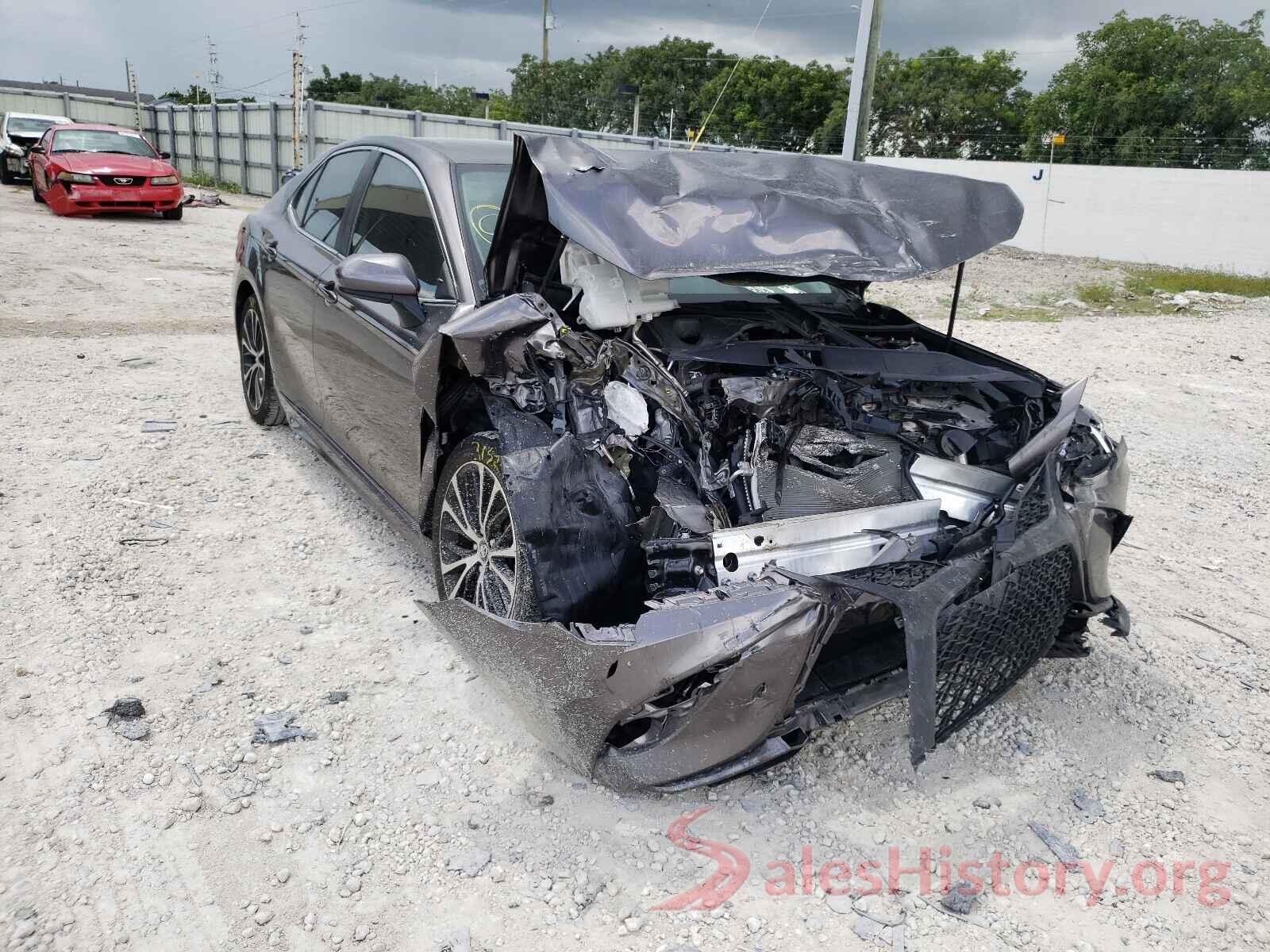 4T1B11HKXKU752751 2019 TOYOTA CAMRY