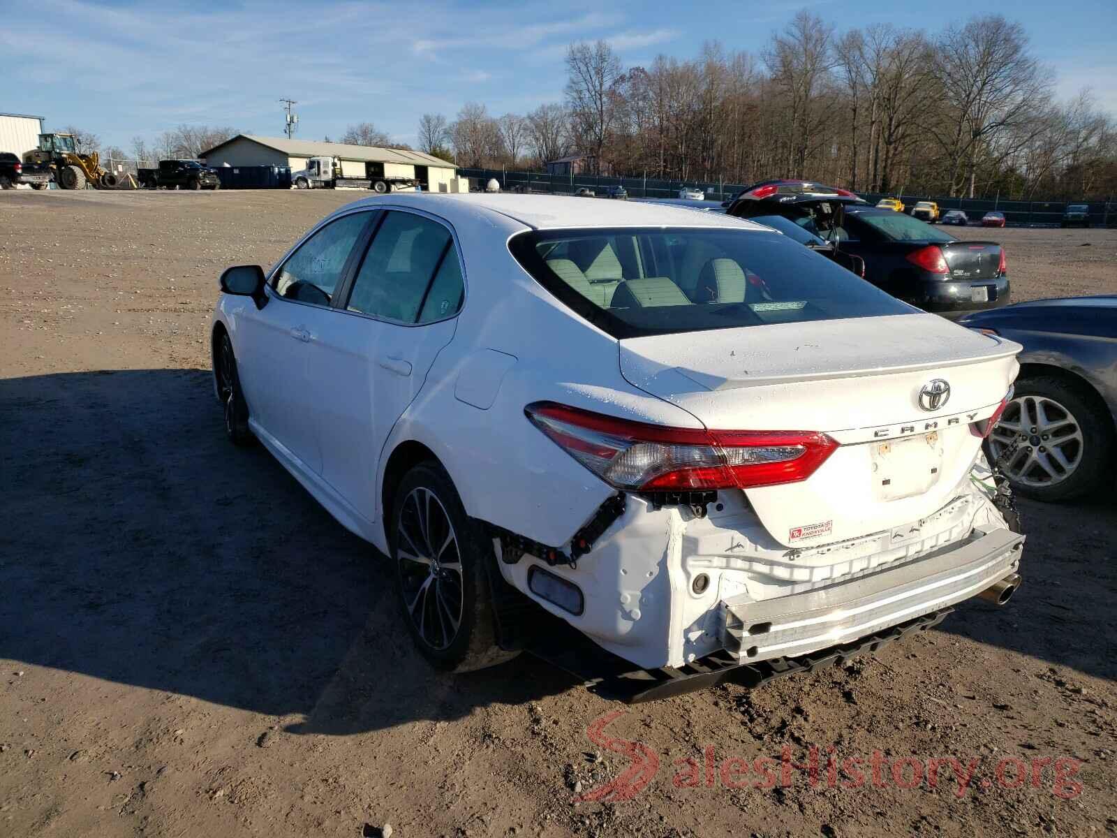 4T1B11HK2JU650522 2018 TOYOTA CAMRY