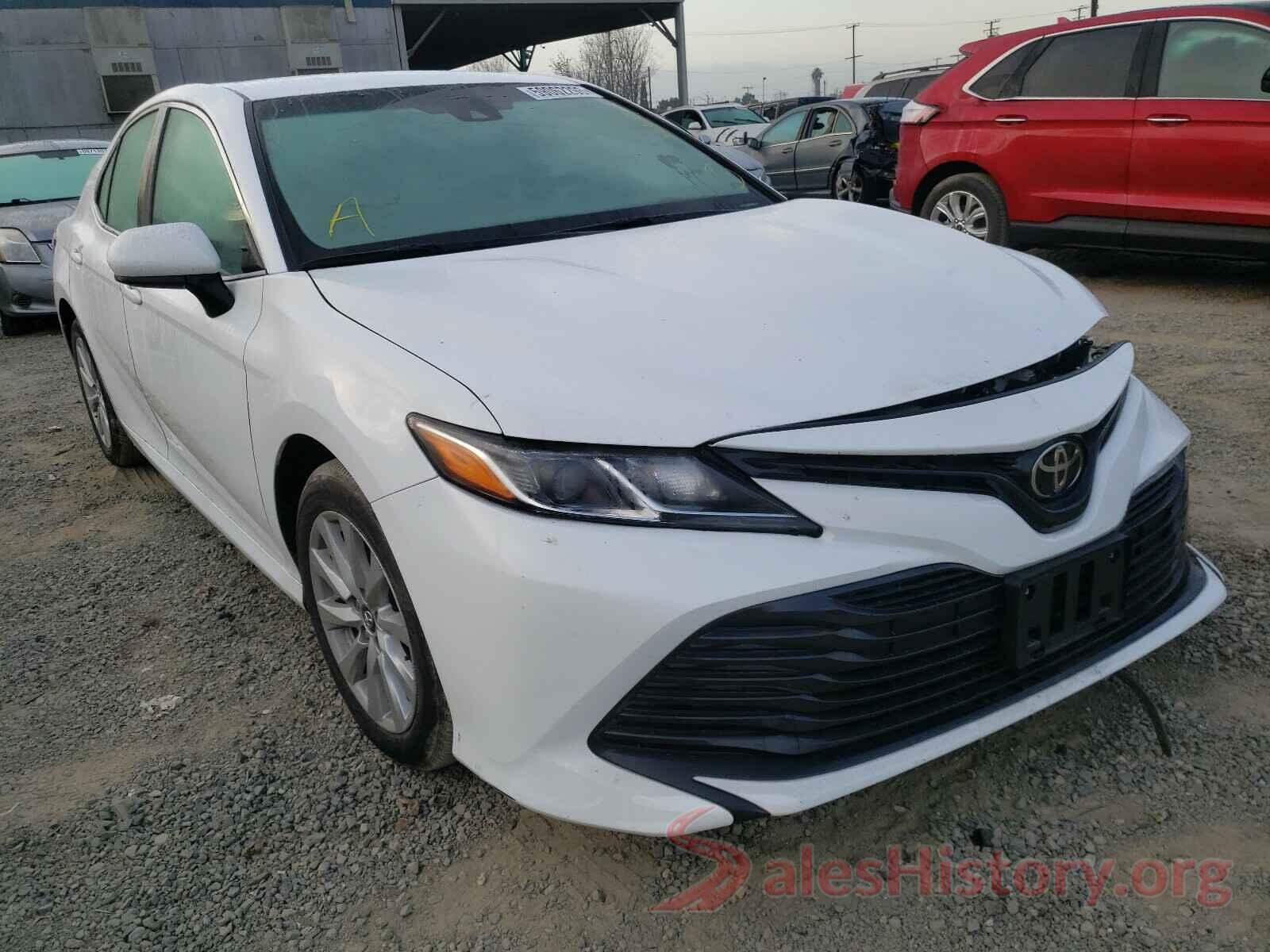 4T1B11HK5JU093637 2018 TOYOTA CAMRY