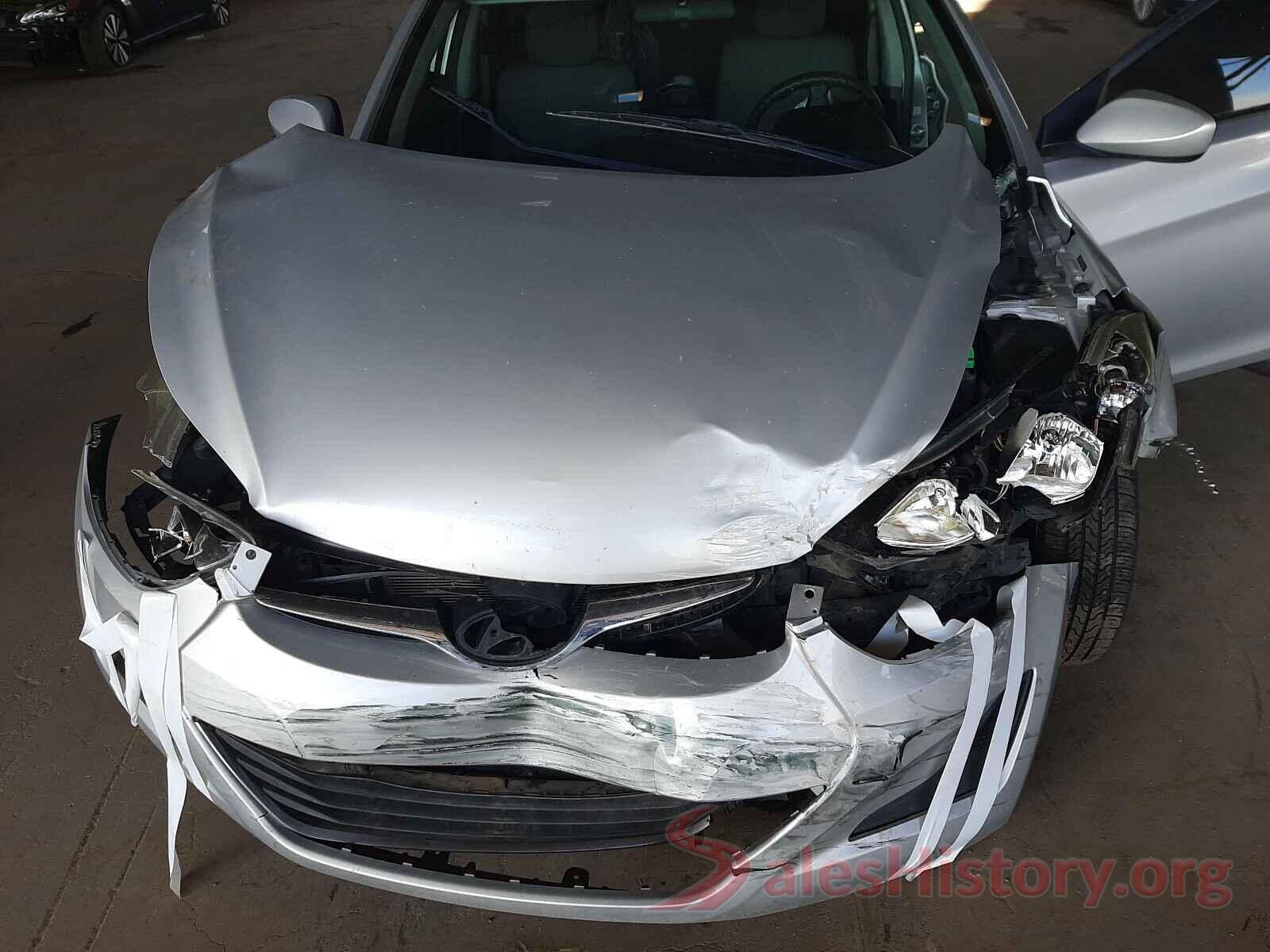 5NPDH4AE9GH695877 2016 HYUNDAI ELANTRA