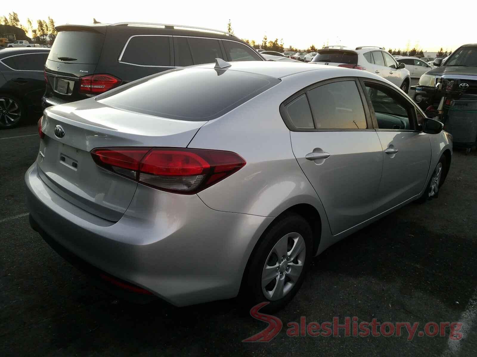 3KPFK4A79JE226747 2018 KIA FORTE