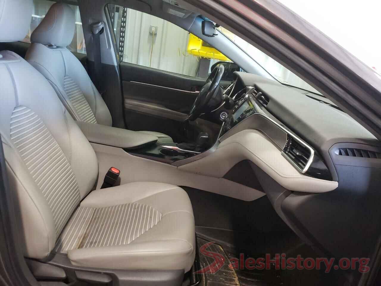 4T1B11HK2JU156158 2018 TOYOTA CAMRY