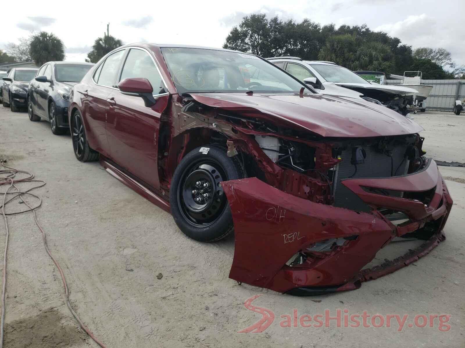 4T1B61HK3JU597752 2018 TOYOTA CAMRY