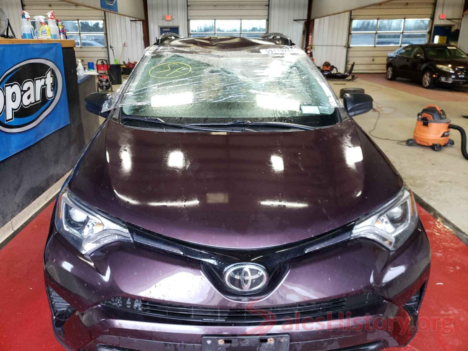 2T3BFREV8JW729540 2018 TOYOTA RAV4