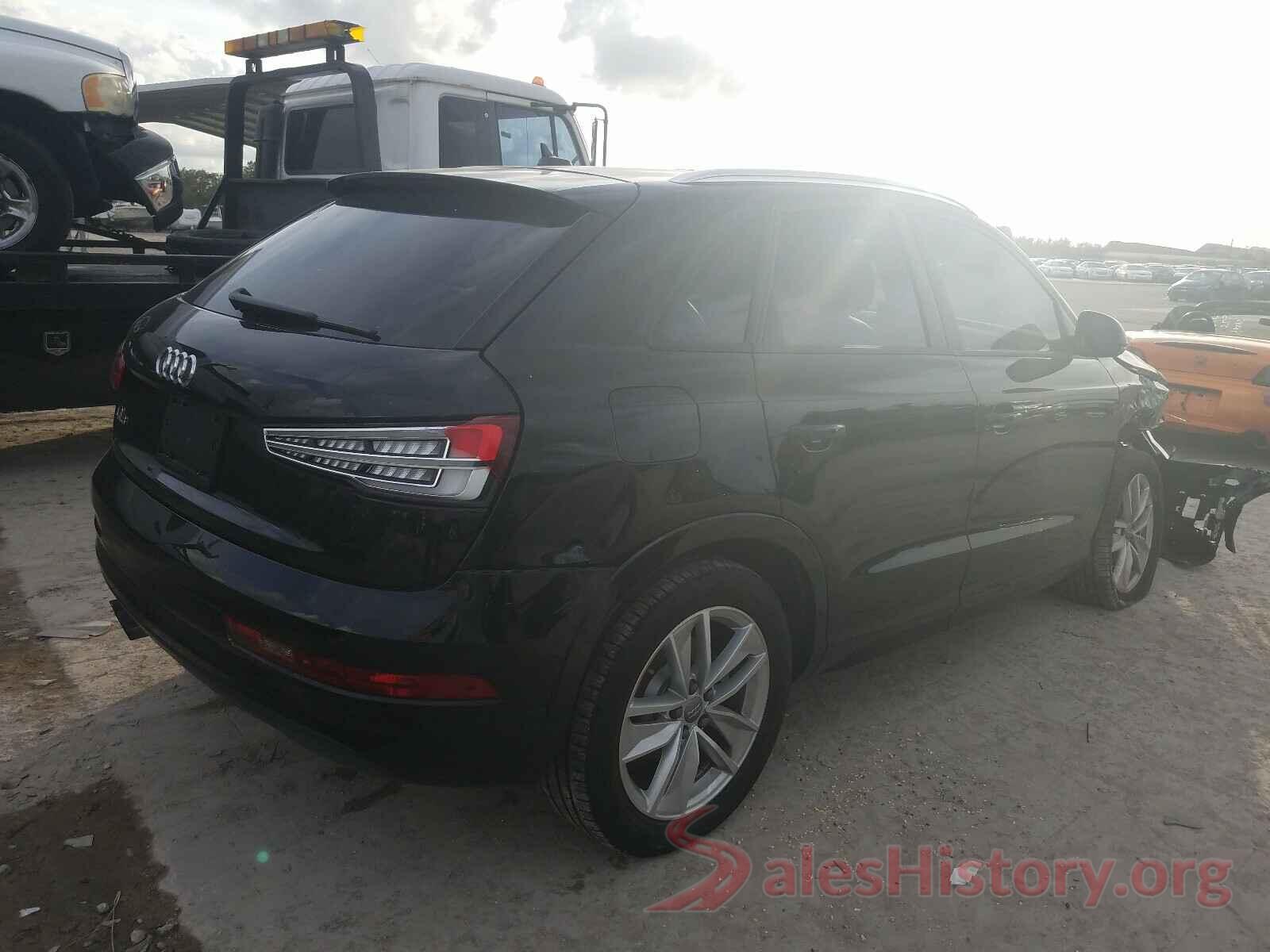 WA1BCCFS3JR029574 2018 AUDI Q3