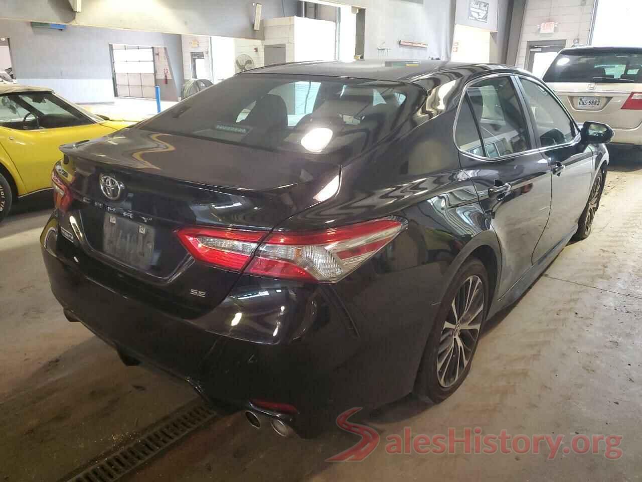 4T1B11HK2JU078383 2018 TOYOTA CAMRY