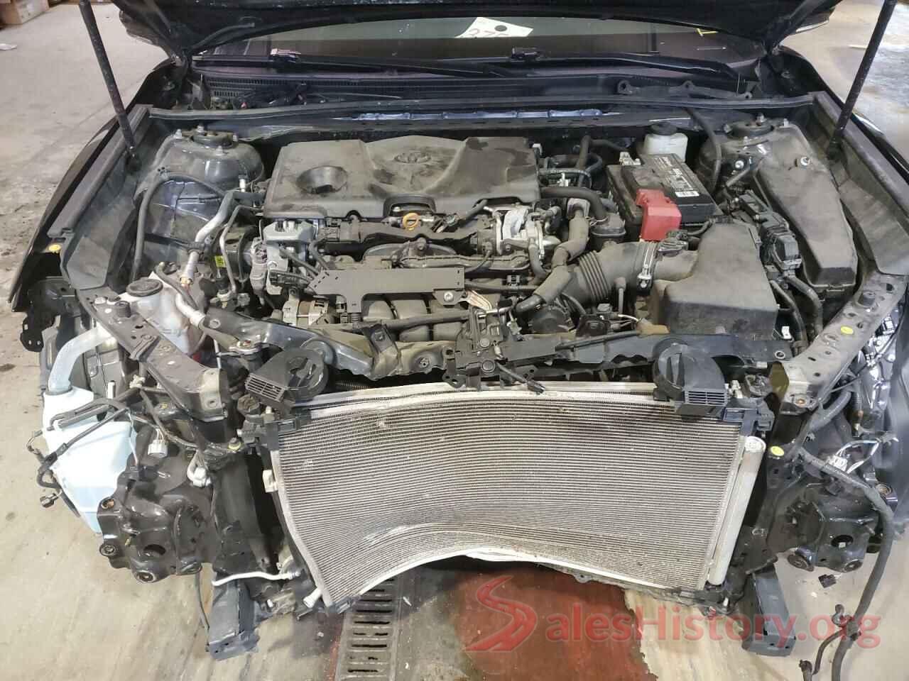 4T1B11HK2JU078383 2018 TOYOTA CAMRY