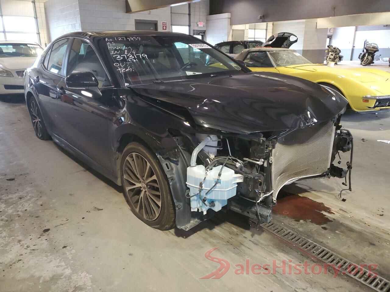 4T1B11HK2JU078383 2018 TOYOTA CAMRY