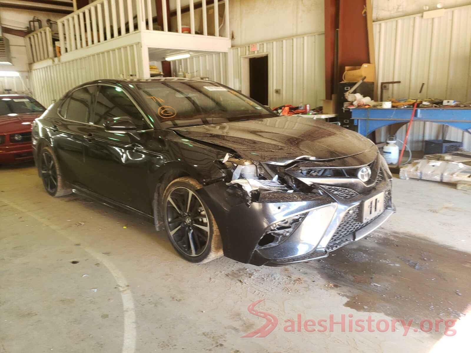 4T1B61HK2JU135294 2018 TOYOTA CAMRY