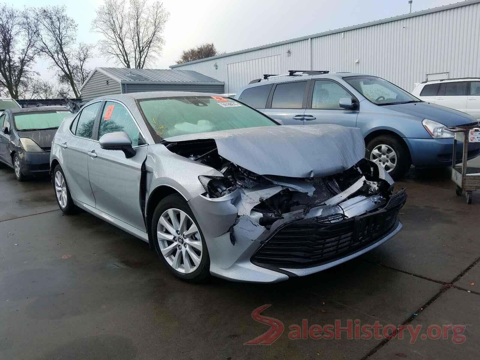 4T1C11AKXLU320404 2020 TOYOTA CAMRY