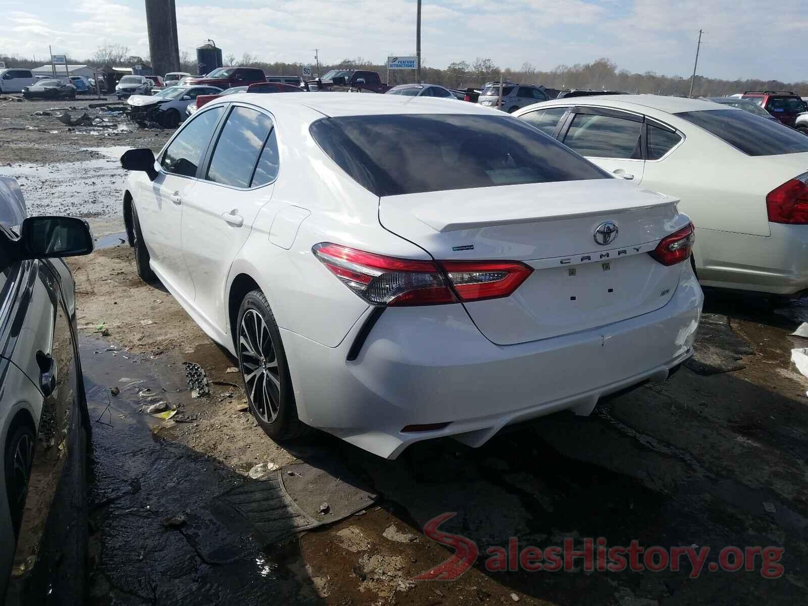 4T1B11HK1JU075460 2018 TOYOTA CAMRY