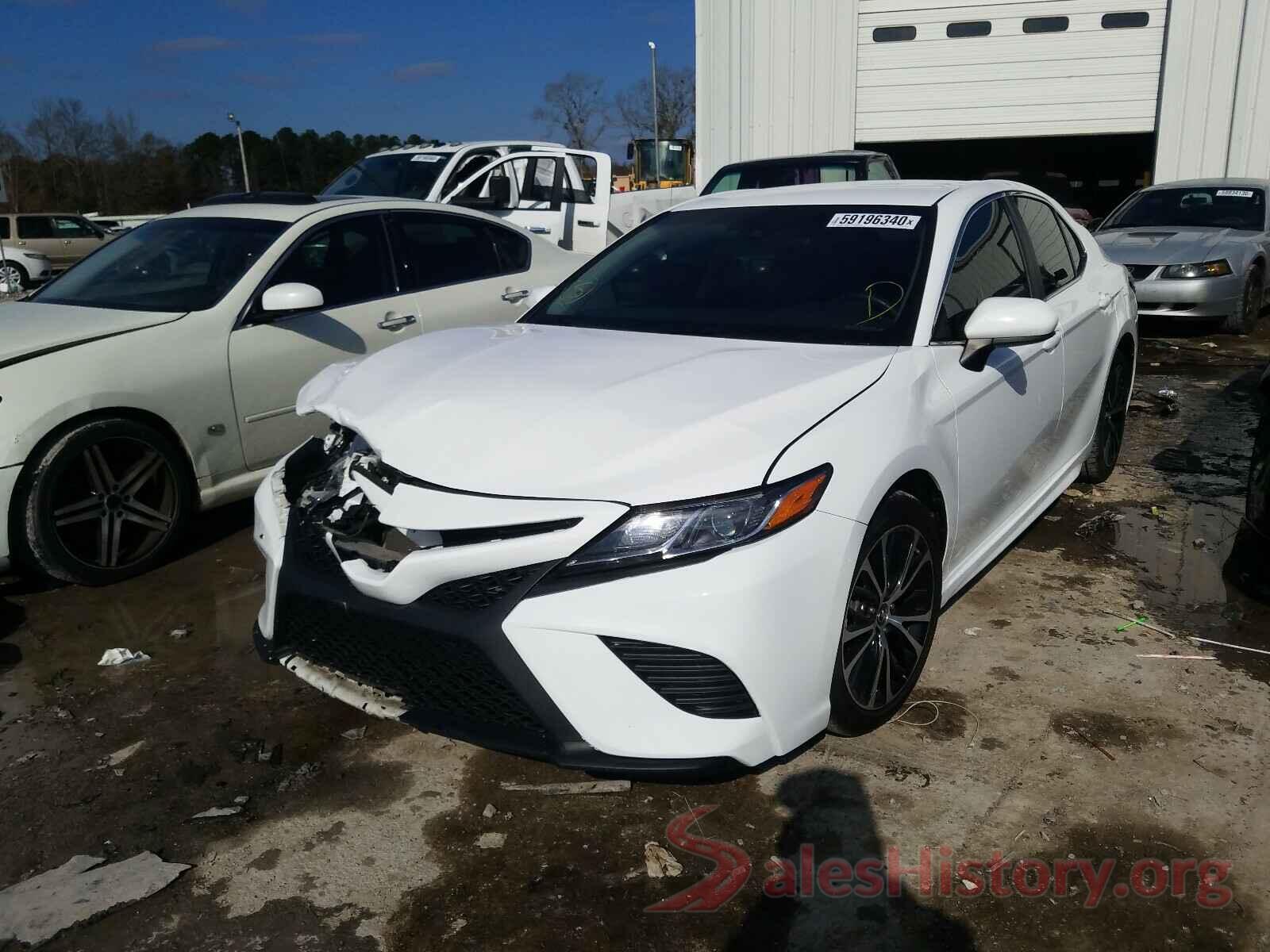 4T1B11HK1JU075460 2018 TOYOTA CAMRY