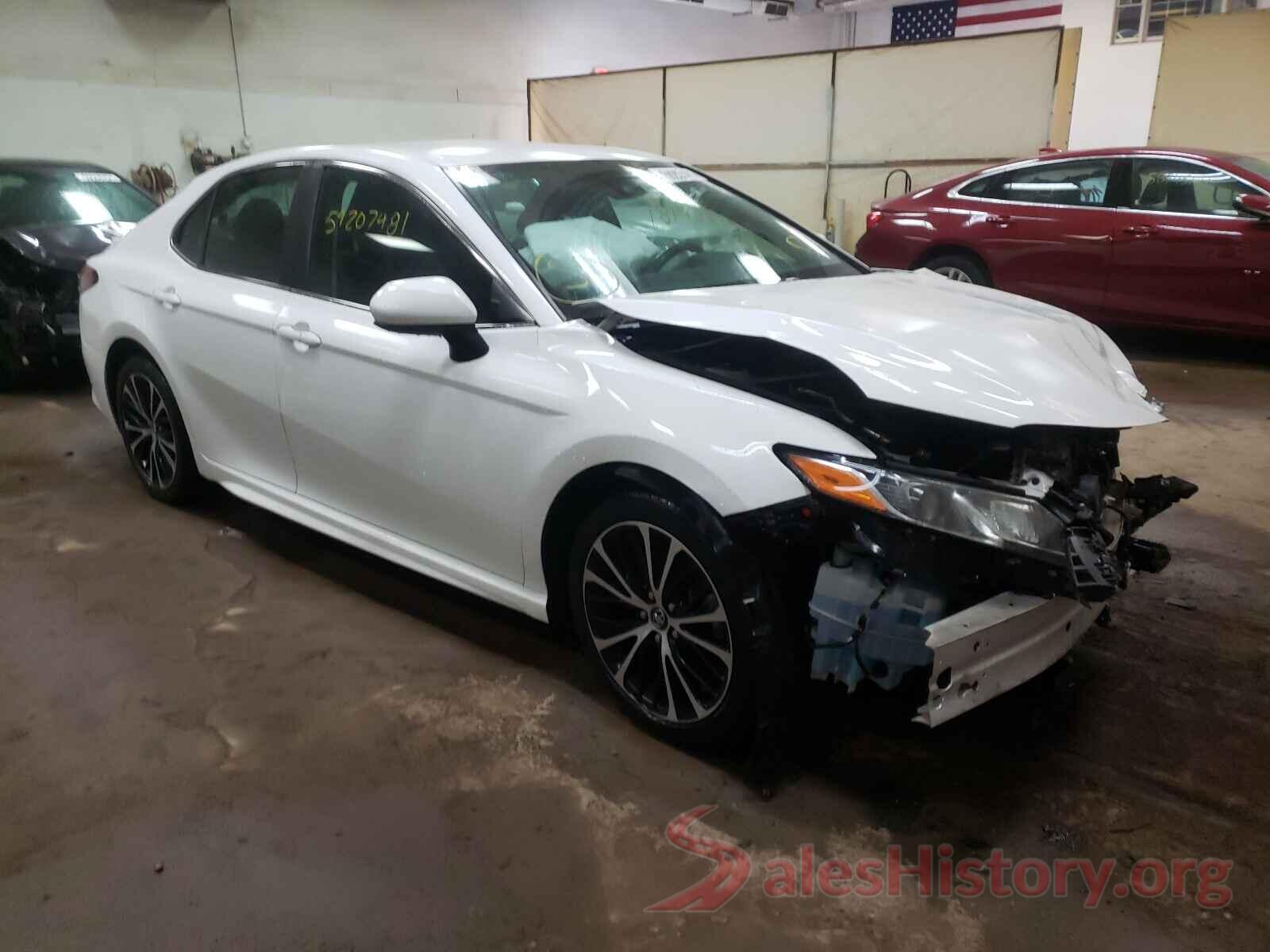 4T1B11HK9JU577052 2018 TOYOTA CAMRY