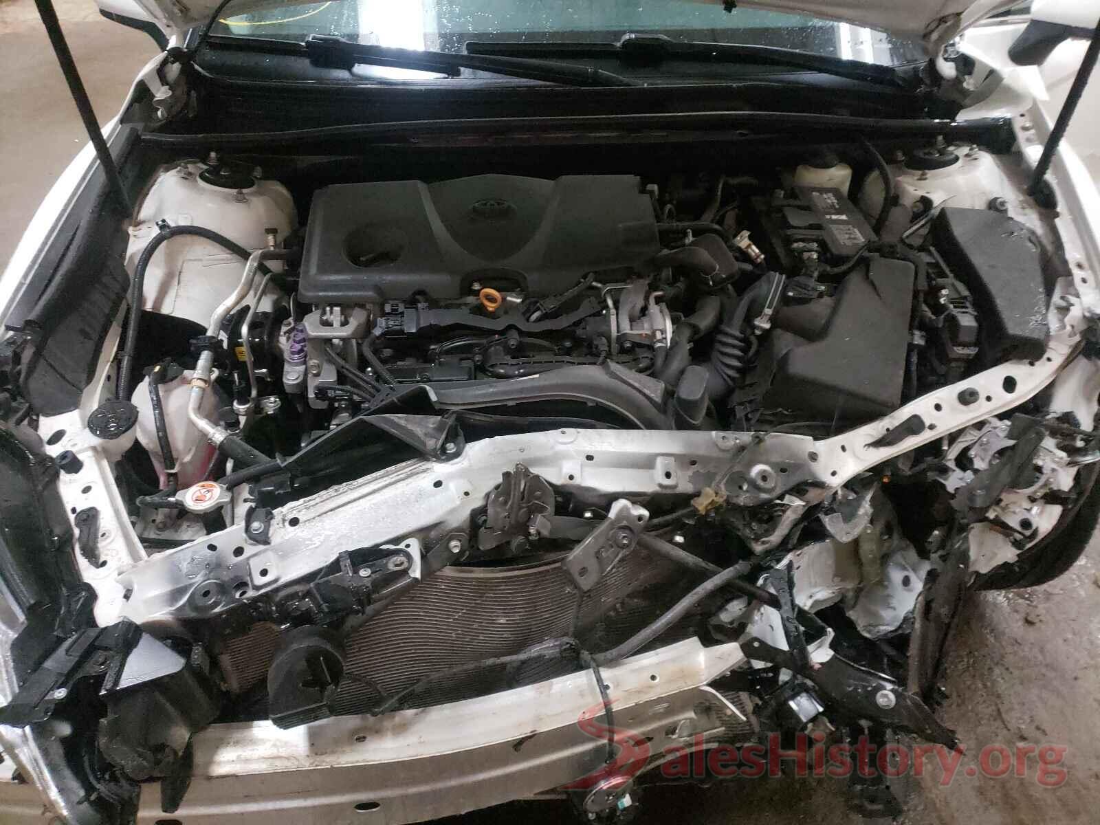 4T1B11HK9JU577052 2018 TOYOTA CAMRY