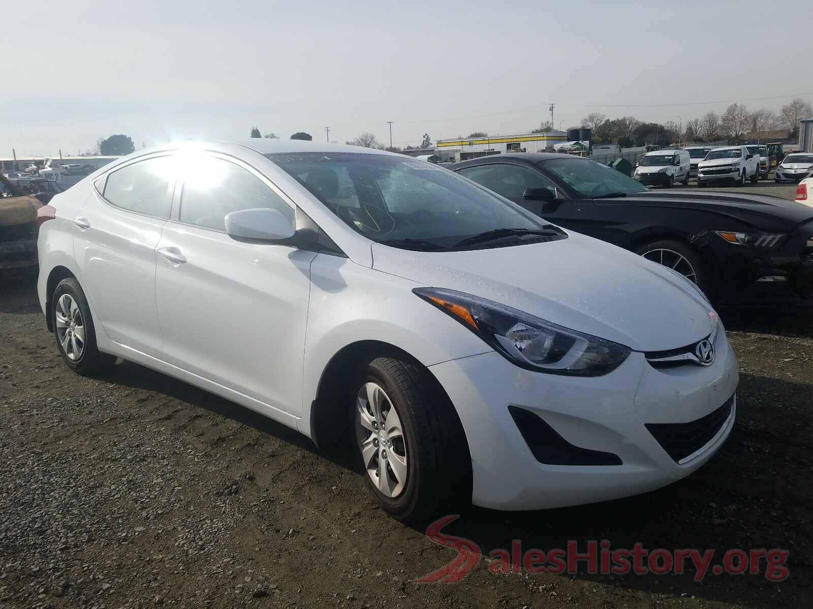 5NPDH4AE5GH777976 2016 HYUNDAI ELANTRA