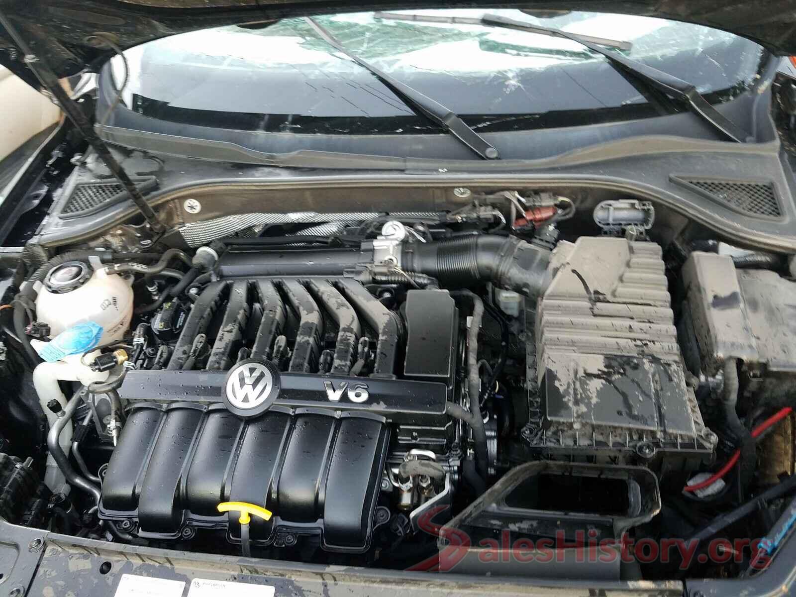 1VWCM7A3XJC013435 2018 VOLKSWAGEN PASSAT