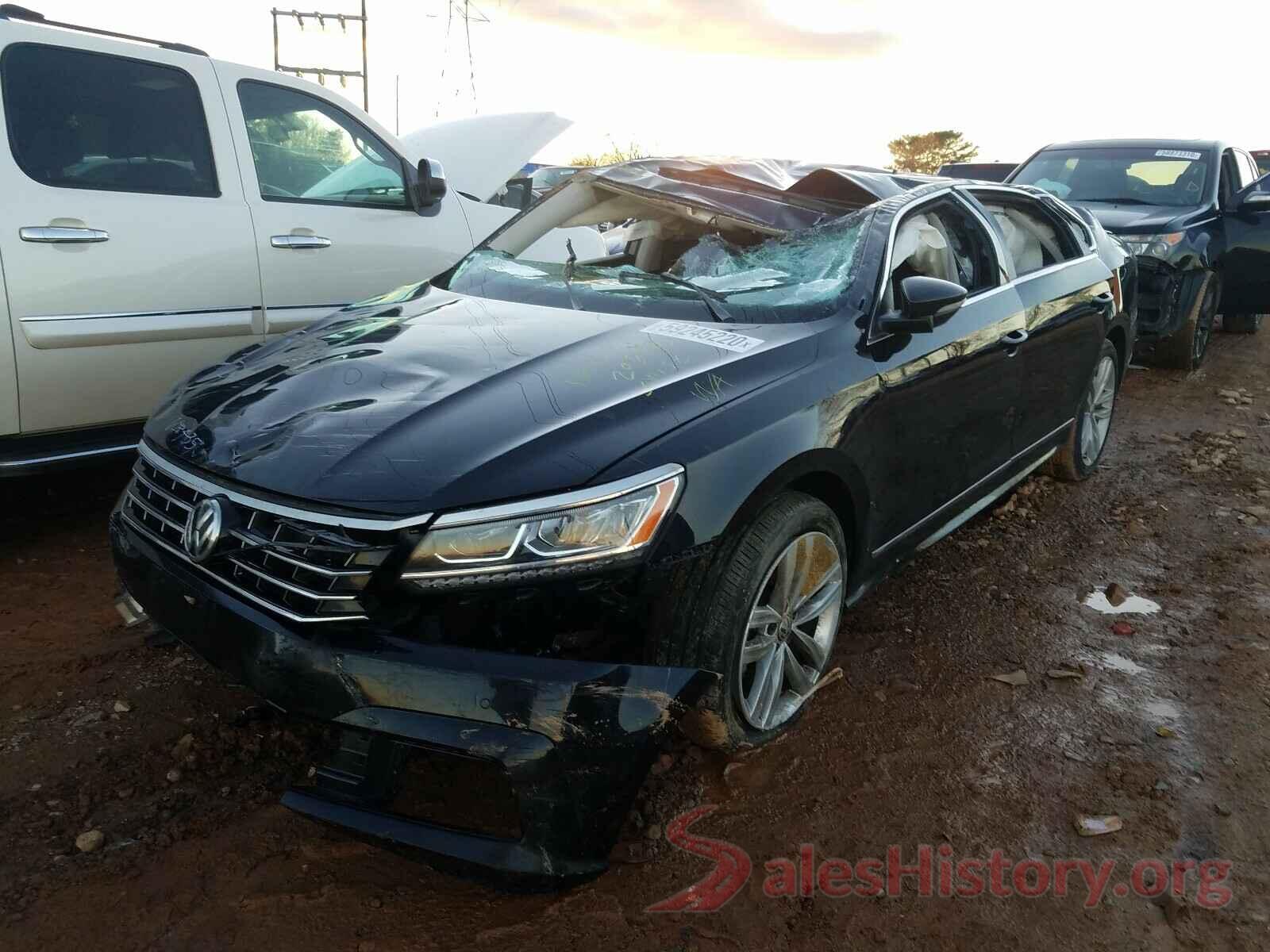 1VWCM7A3XJC013435 2018 VOLKSWAGEN PASSAT