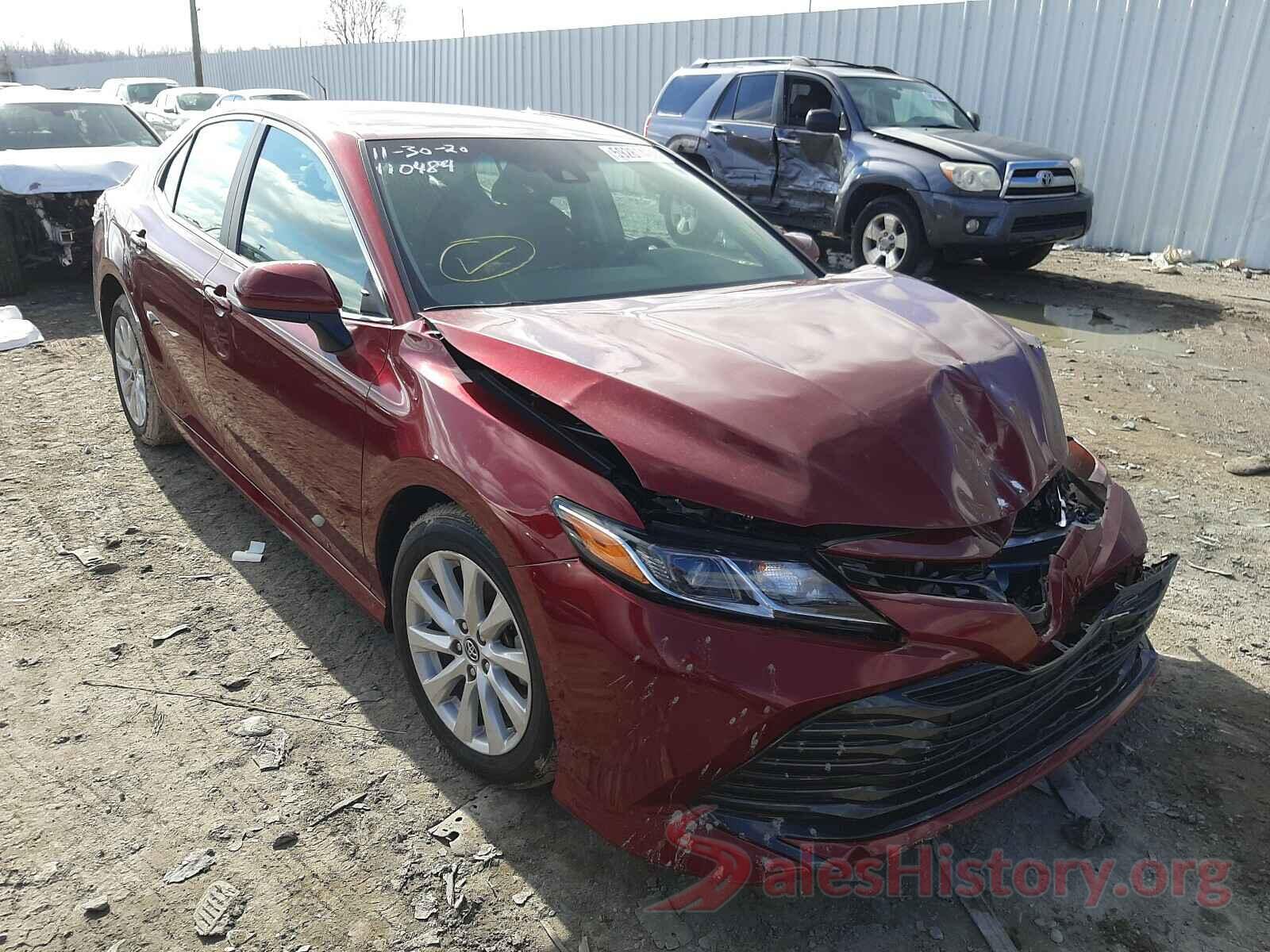 4T1B11HK3JU677230 2018 TOYOTA CAMRY