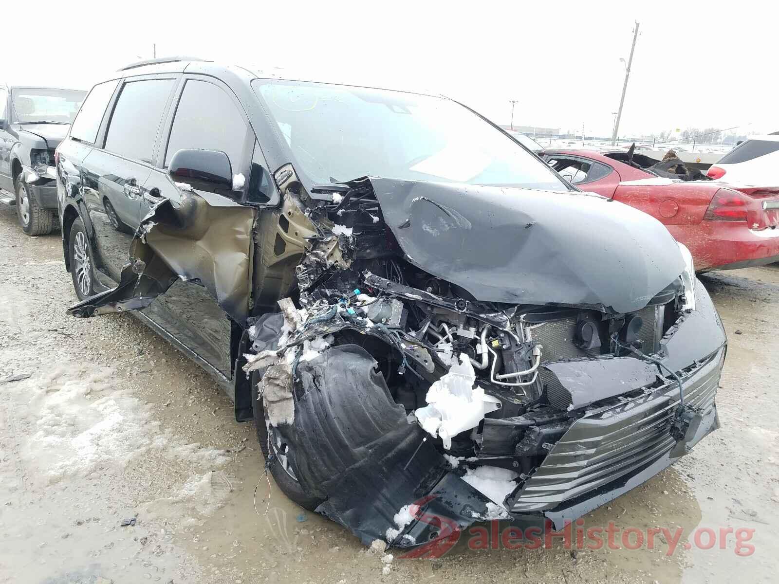 5TDYZ3DC8KS978759 2019 TOYOTA SIENNA