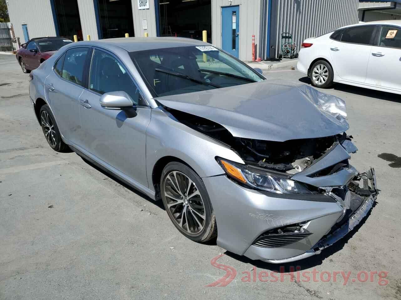 4T1B11HK7JU105139 2018 TOYOTA CAMRY