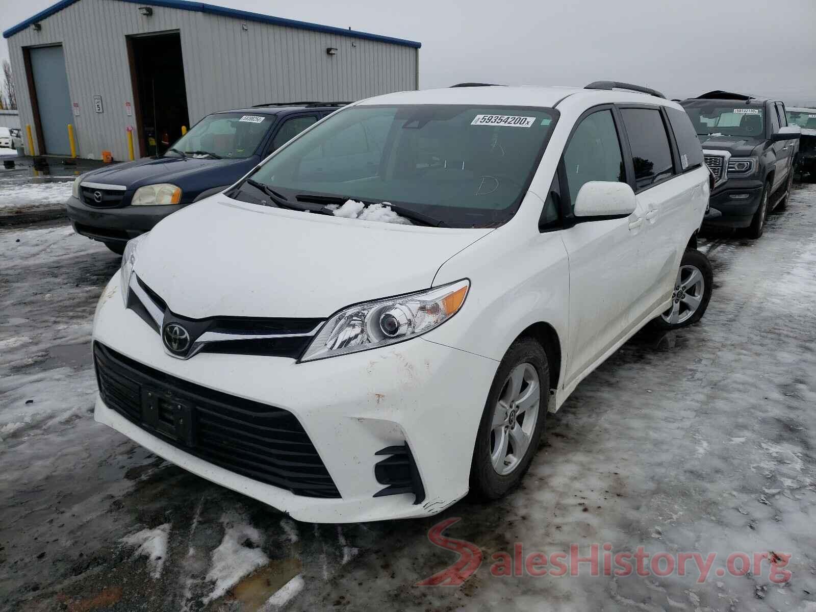 5TDKZ3DC4JS919566 2018 TOYOTA SIENNA