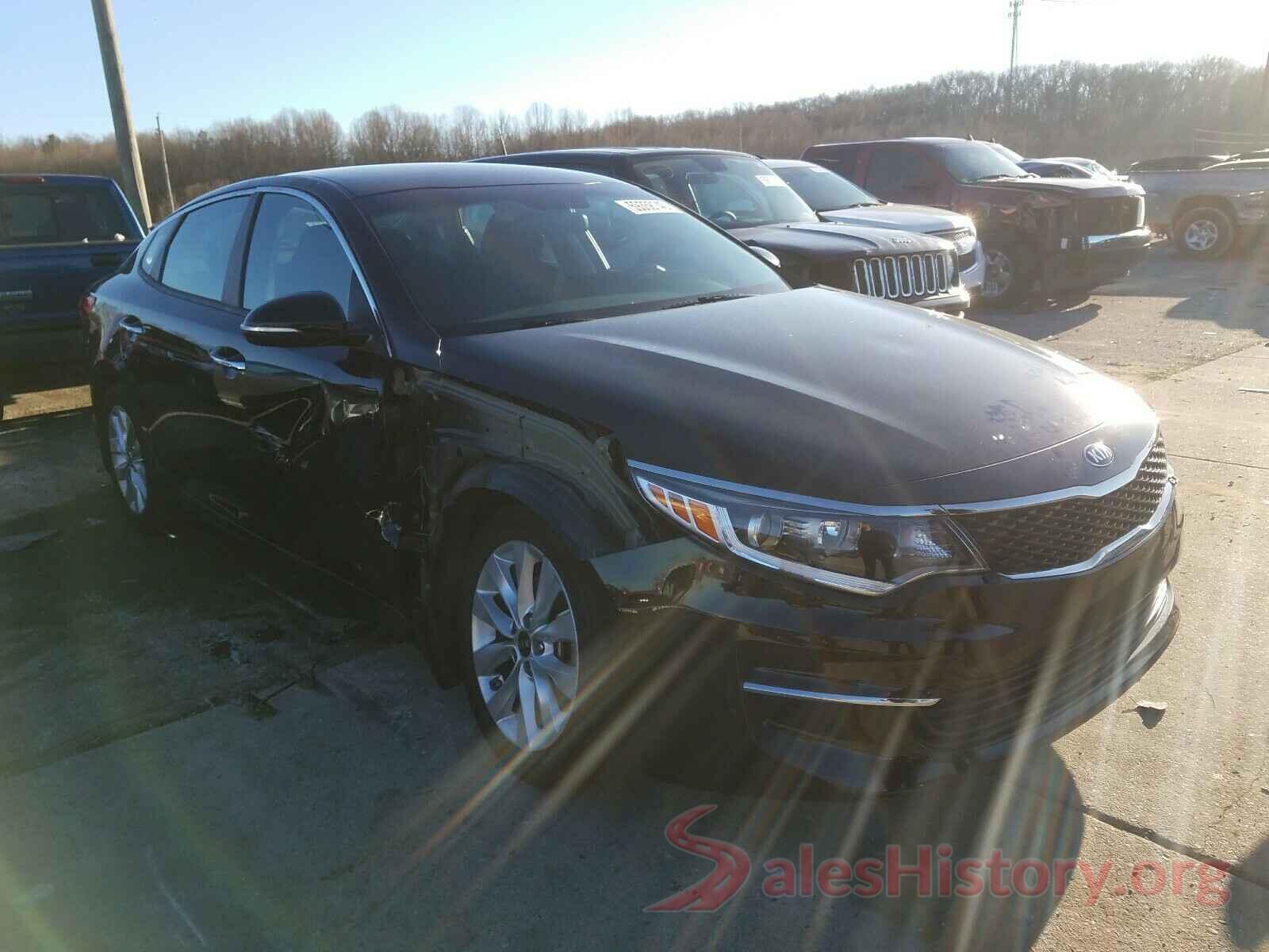 5XXGT4L30JG252379 2018 KIA OPTIMA