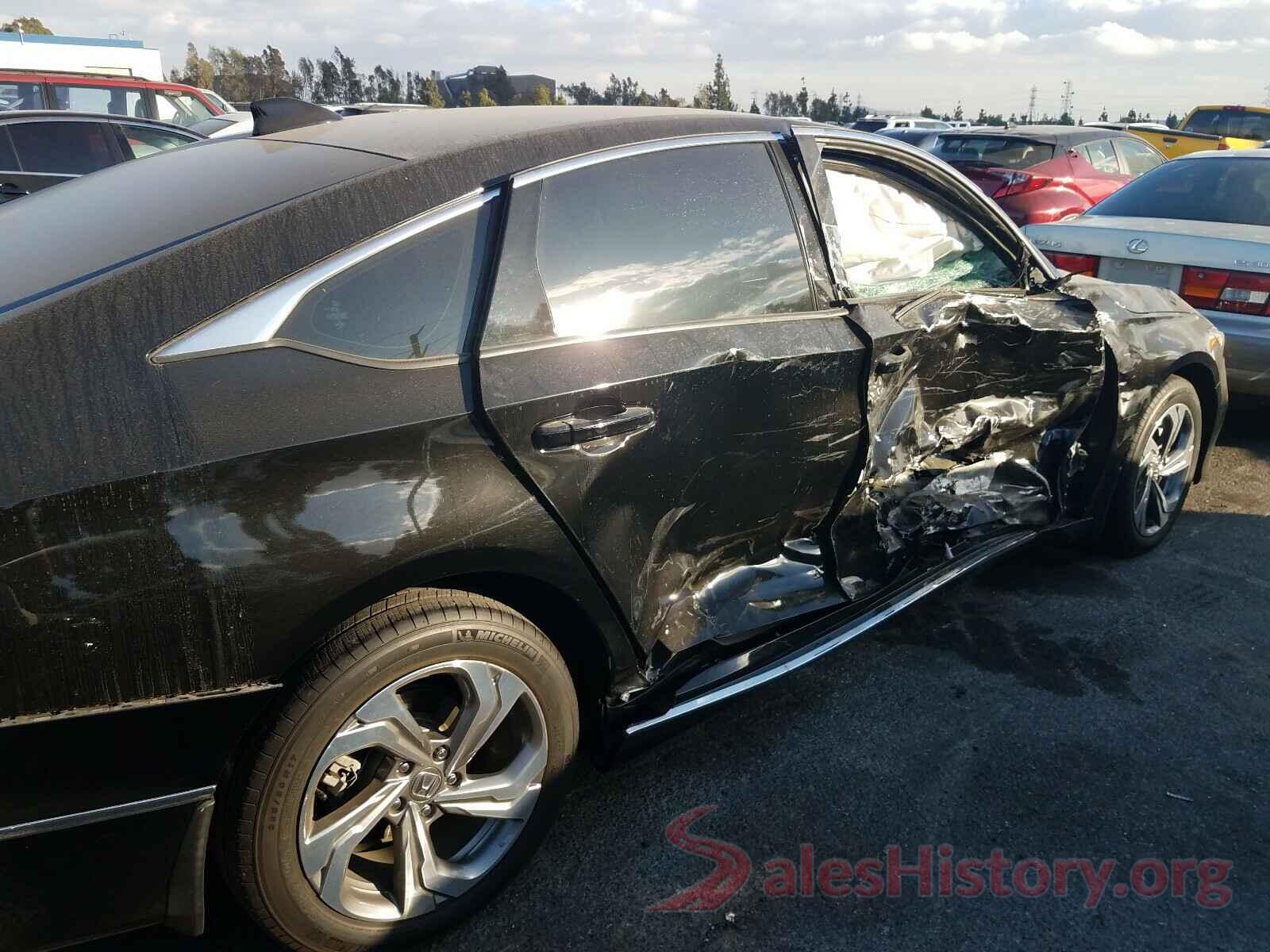 1HGCV1F43JA077487 2018 HONDA ACCORD