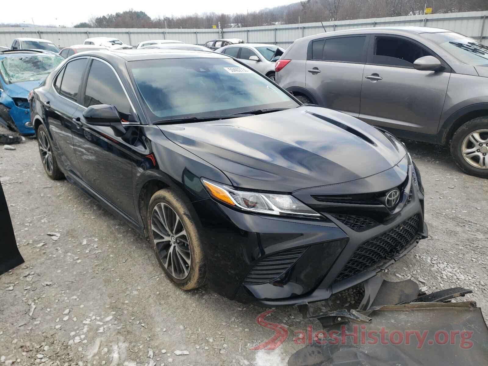 4T1B11HK1JU658868 2018 TOYOTA CAMRY